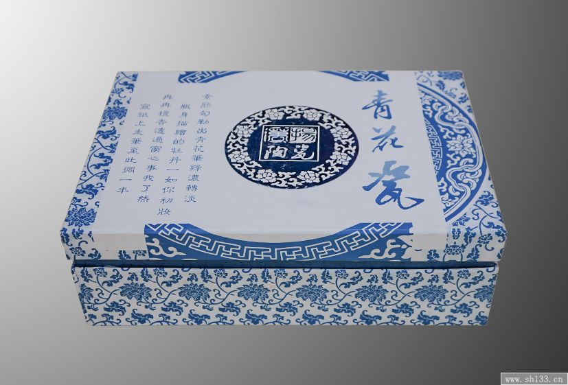 青花瓷样式包装盒设计